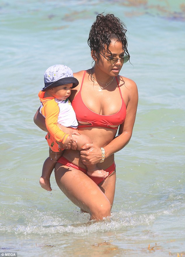 Christina Milian - gái một con trông mòn con mắt - Ảnh 10.
