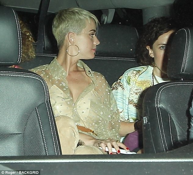 Robert Pattinson th&acirc;n thiết với &ldquo;bạn th&acirc;n&rdquo; Katy Perry - Ảnh 4.