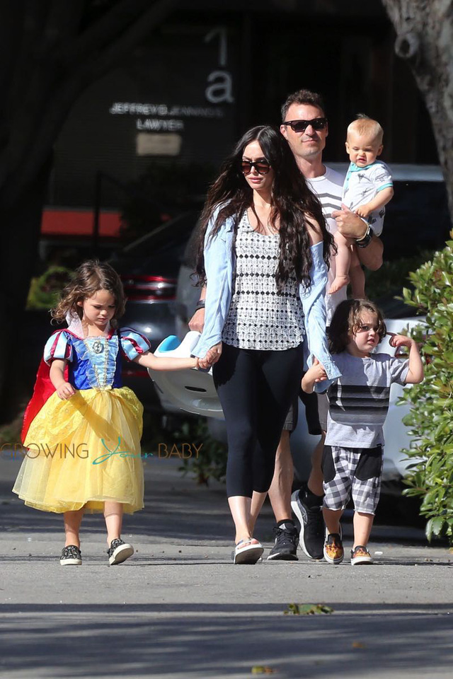 Cậu nhóc dễ thương của Megan Fox thường xuyên mặc váy! - Ảnh 6. Cậu nhóc dễ thương của Megan Fox thường xuyên mặc váy! - Ảnh 6.
