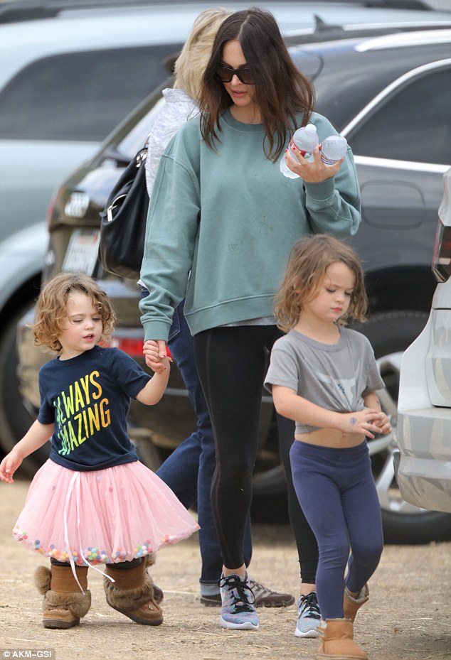 Cậu nhóc dễ thương của Megan Fox thường xuyên mặc váy! - Ảnh 10. Cậu nhóc dễ thương của Megan Fox thường xuyên mặc váy! - Ảnh 10.