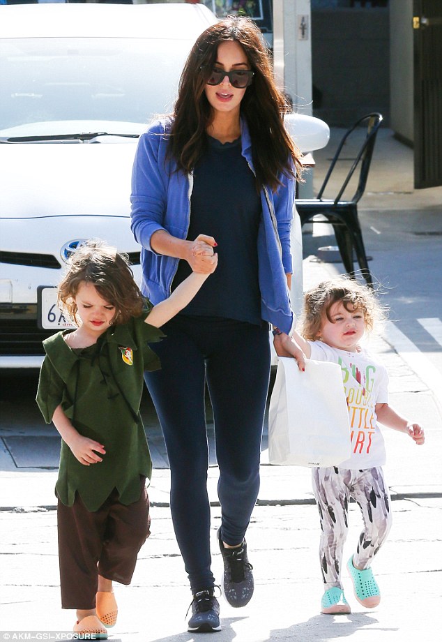 Cậu nhóc dễ thương của Megan Fox thường xuyên mặc váy! - Ảnh 12. Cậu nhóc dễ thương của Megan Fox thường xuyên mặc váy! - Ảnh 12.