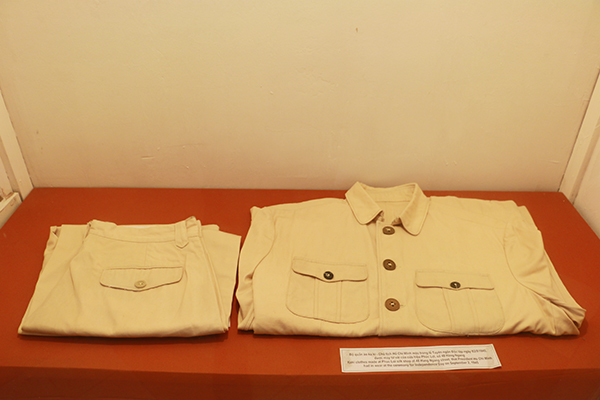 Thăm ng&ocirc;i nh&agrave; B&aacute;c Hồ viết bản tuy&ecirc;n ng&ocirc;n độc lập - Ảnh 16.