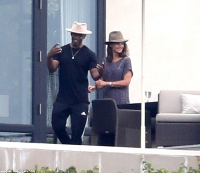 Katie Holmes lộ ảnh hot bên Jamie Foxx - Ảnh 8. Katie Holmes lộ ảnh hot bên Jamie Foxx - Ảnh 8.