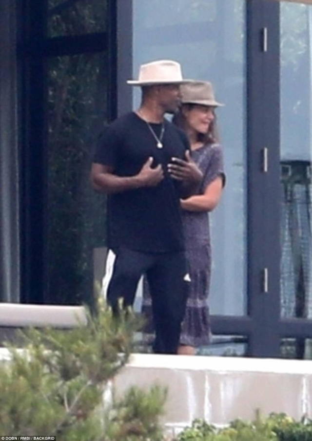 Katie Holmes lộ ảnh hot bên Jamie Foxx - Ảnh 10. Katie Holmes lộ ảnh hot bên Jamie Foxx - Ảnh 10.