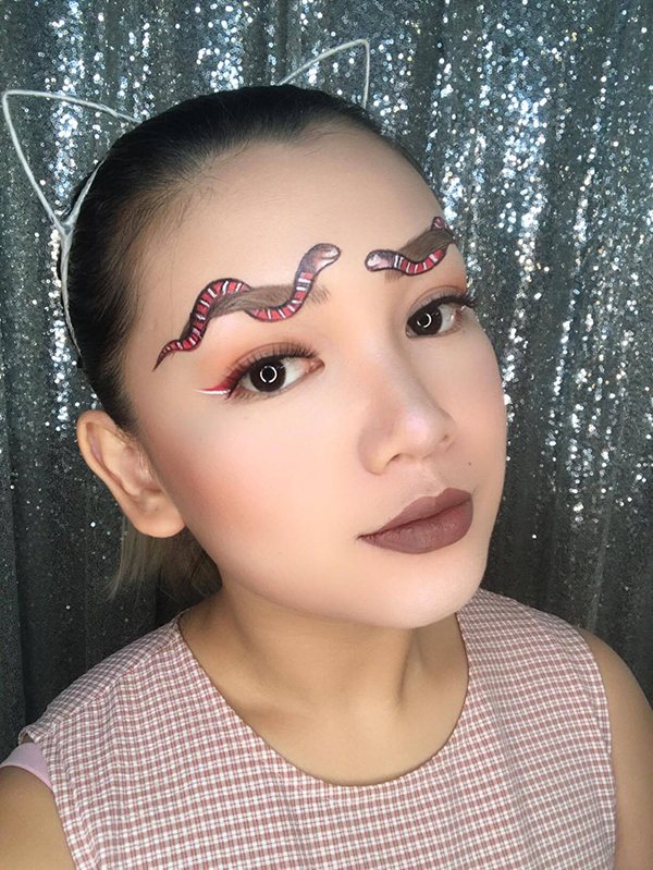 Cười thắt ruột với 101 kiểu lông mày sáng tạo của chị em - Ảnh 2.