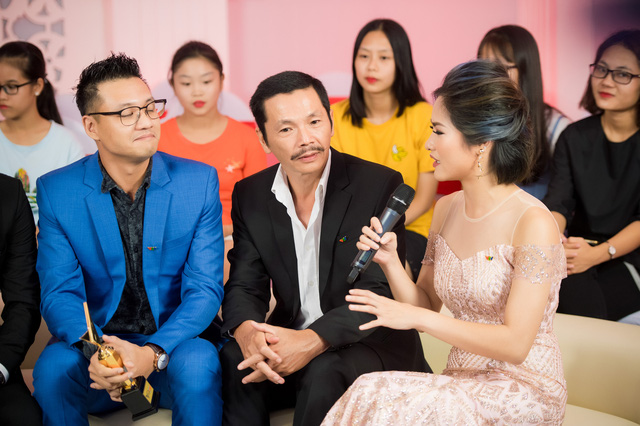 &ldquo;Lương Bổng&rdquo; kh&ocirc;ng mong Người ph&aacute;n xử c&oacute; phần 2, &ldquo;c&ocirc; Đẩu&rdquo; trẻ trung b&ecirc;n bạn g&aacute;i - Ảnh 2.