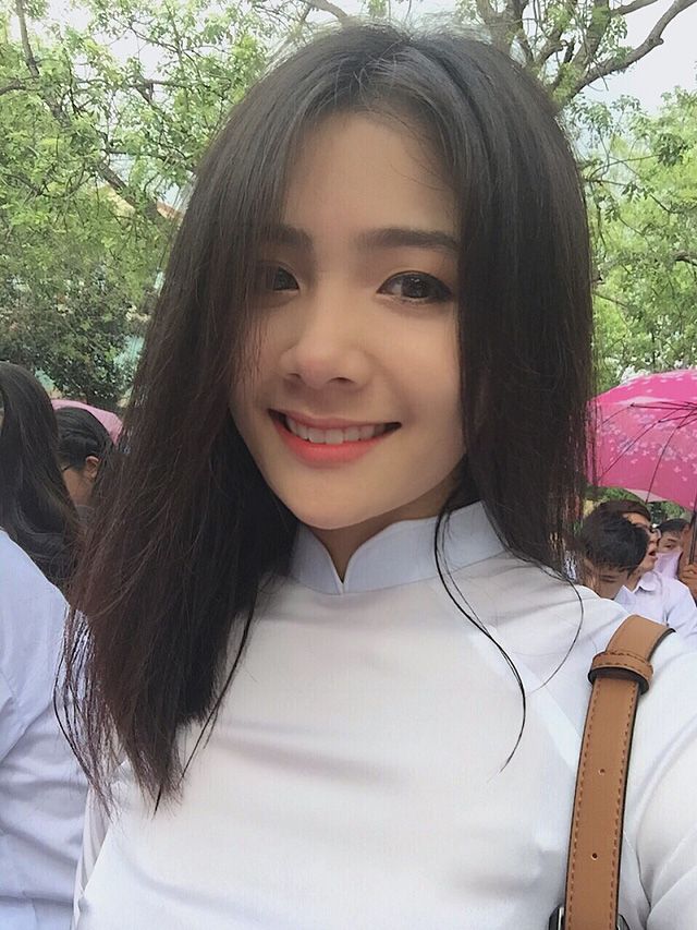 Lại xuất hiện một “thiên thần áo dài trắng” gây thương nhớ - Ảnh 8. Lại xuất hiện một “thiên thần áo dài trắng” gây thương nhớ - Ảnh 8.