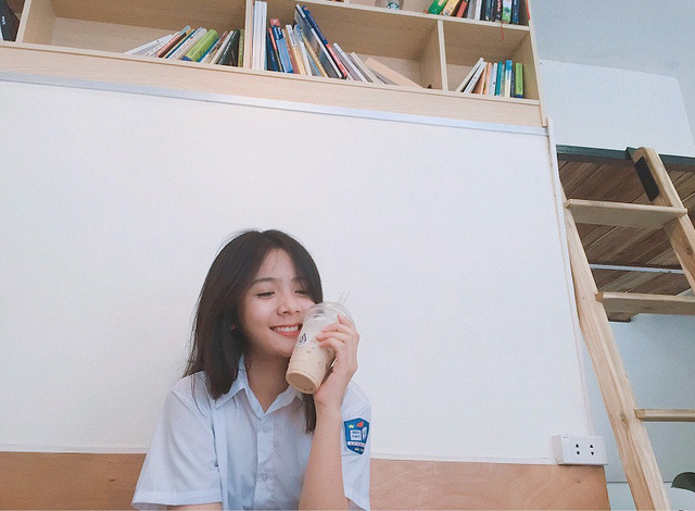 Lại xuất hiện một “thiên thần áo dài trắng” gây thương nhớ - Ảnh 16. Lại xuất hiện một “thiên thần áo dài trắng” gây thương nhớ - Ảnh 16.