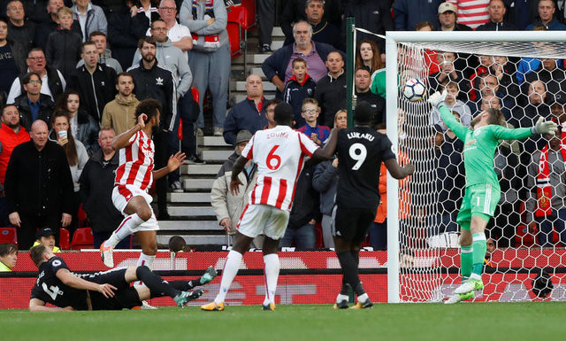 Michael Owen: Man United không có hậu vệ đẳng cấp thế giới - Ảnh 2.