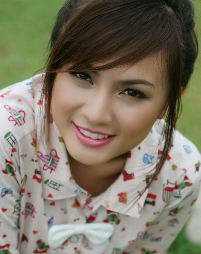 Hot girl số một số hai Sài Gòn Kelly Nguyễn có đang lạm dụng thẩm mỹ? - Ảnh 2. Hot girl số một số hai Sài Gòn Kelly Nguyễn có đang lạm dụng thẩm mỹ? - Ảnh 2.