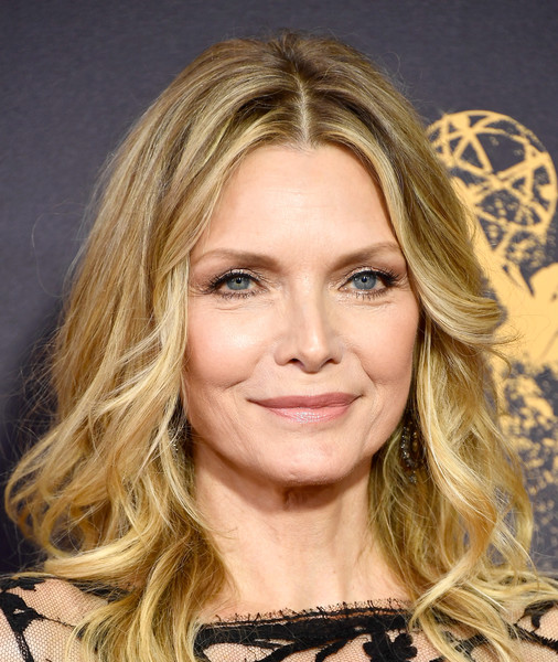 Người đẹp kiều diễm khoe sắc tr&ecirc;n thảm đỏ lễ trao giải Emmy - Ảnh 58.