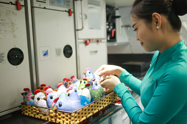 Trung thu ấm áp trên chuyến bay của hãng hàng không 4 sao - Ảnh 4.