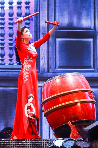 Ấn tượng c&ocirc; g&aacute;i Kinh Bắc c&oacute; giọng h&aacute;t ngọt như &ldquo;m&iacute;a l&ugrave;i&rdquo; - Ảnh 4.