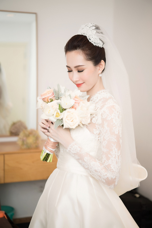 Khoảnh khắc ngọt ngào của Đặng Thu Thảo và chồng trong hôn lễ - Ảnh 2.