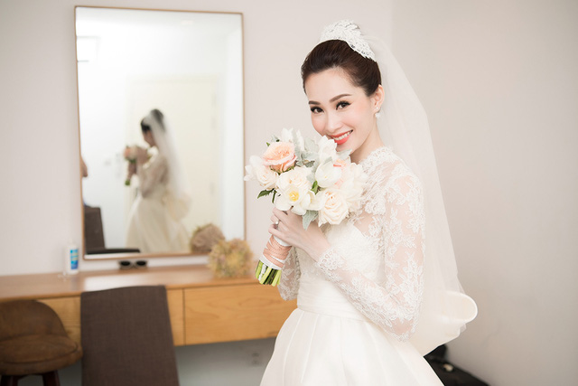 Khoảnh khắc ngọt ngào của Đặng Thu Thảo và chồng trong hôn lễ - Ảnh 4.