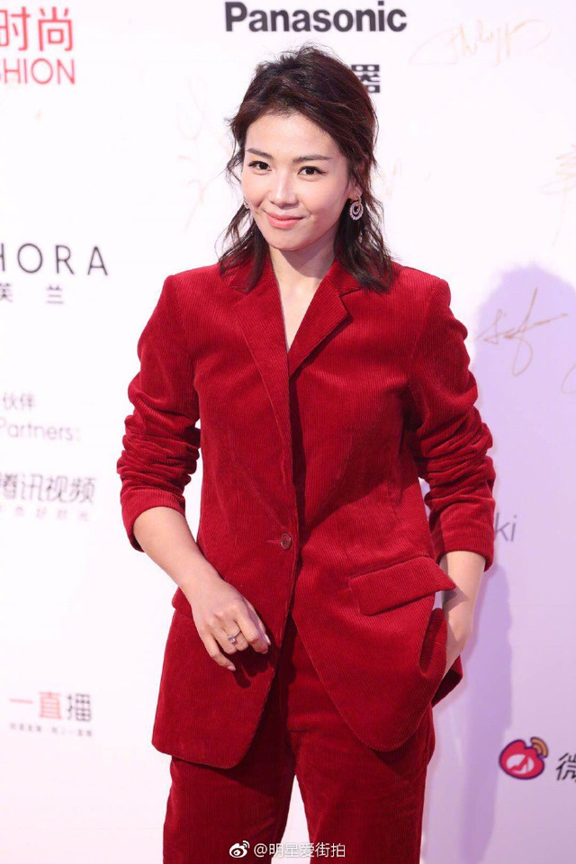 Gái một con Angelababy hoá công chúa, đọ sắc cùng dàn sao Hoa ngữ - Ảnh 24. Gái một con Angelababy hoá công chúa, đọ sắc cùng dàn sao Hoa ngữ - Ảnh 24.