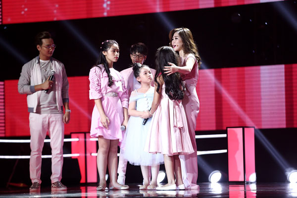 Ca sĩ Hương Tr&agrave;m xin lỗi v&igrave; đ&atilde; g&acirc;y &aacute;p lực cho học tr&ograve; - Ảnh 4.