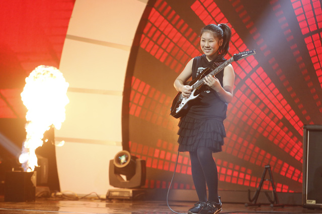 MC Lại Văn S&acirc;m bị cậu b&eacute; 10 tuổi ph&ecirc; b&igrave;nh v&igrave; &ldquo;tư duy thiếu logic&rdquo; tr&ecirc;n s&oacute;ng truyền h&igrave;nh - Ảnh 14.