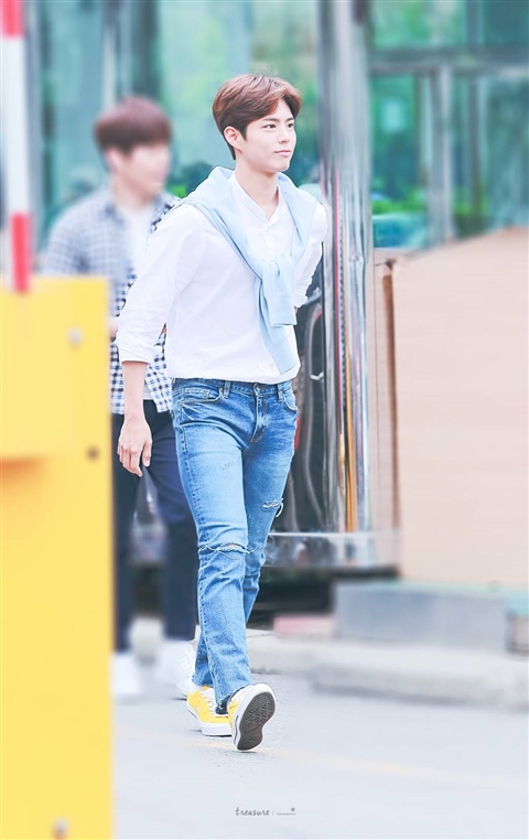 Hé lộ bí ẩn ‘bạn trai quốc dân’ Park Bo Gum từng được cứu sống nhờ thầy tu - Ảnh 1.