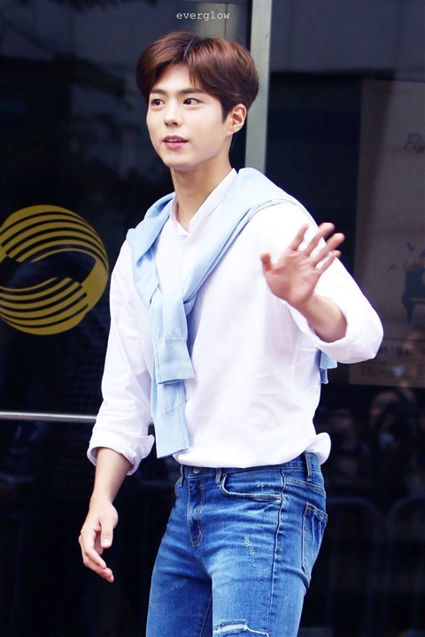 Hé lộ bí ẩn ‘bạn trai quốc dân’ Park Bo Gum từng được cứu sống nhờ thầy tu - Ảnh 4.