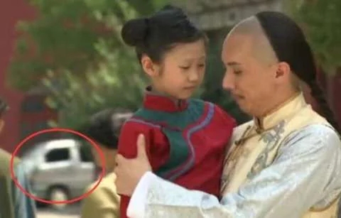 Cười nghiêng ngả với loạt sạn trong phim Hoa ngữ - Ảnh 14. Cười nghiêng ngả với loạt sạn trong phim Hoa ngữ - Ảnh 14.