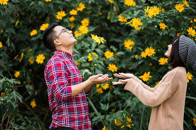 Chia tay 4 năm, cặp đ&ocirc;i t&aacute;i hợp với bộ ảnh ngọt ng&agrave;o - Ảnh 8.