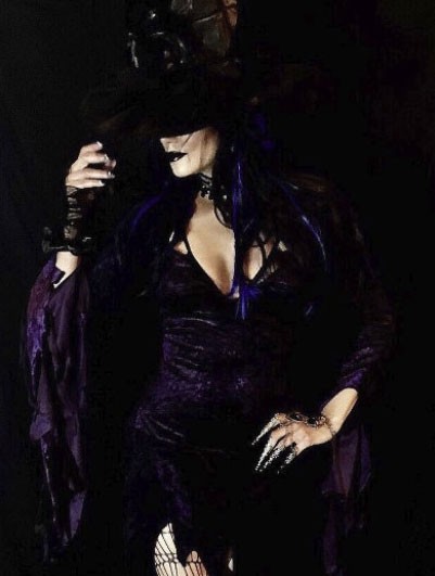 Nghẹt thở với màn khoe ngực của sao trong đêm Halloween - Ảnh 26. Nghẹt thở với màn khoe ngực của sao trong đêm Halloween - Ảnh 26.