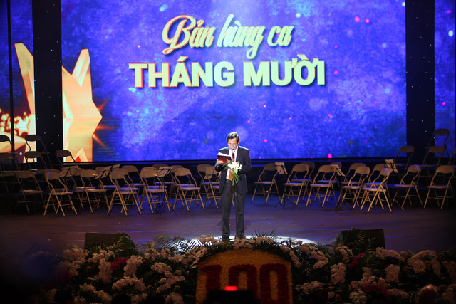 Thắm thiết tình Nga - Việt trong “Bản hùng ca tháng Mười” - Ảnh 2. Thắm thiết tình Nga - Việt trong “Bản hùng ca tháng Mười” - Ảnh 2.