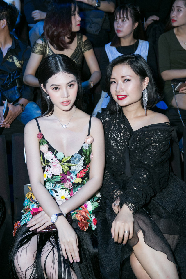 Hoa hậu “Hội con nhà giàu” diện đồ tiền tỷ, khoe phong cách gợi cảm trên thảm đỏ - Ảnh 16. Hoa hậu “Hội con nhà giàu” diện đồ tiền tỷ, khoe phong cách gợi cảm trên thảm đỏ - Ảnh 16.