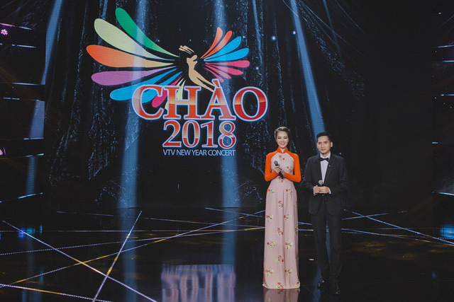 BTV Quốc Khánh “lỗ vốn” chiều cao khi dẫn cùng Thụy Vân - Ảnh 2.