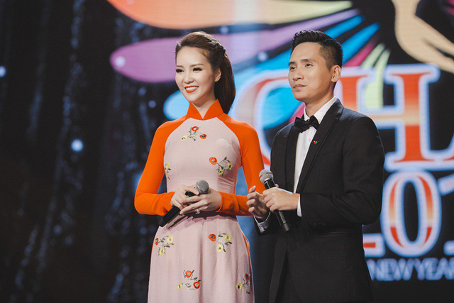 BTV Quốc Khánh “lỗ vốn” chiều cao khi dẫn cùng Thụy Vân - Ảnh 4.