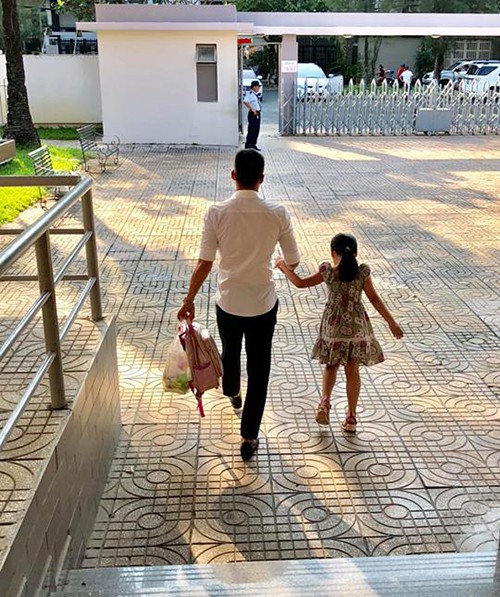 Công Vinh khoe ảnh con gái đã lớn; Đặng Thu Thảo khoe ảnh tự sướng - Ảnh 4. Công Vinh khoe ảnh con gái đã lớn; Đặng Thu Thảo khoe ảnh tự sướng - Ảnh 4.