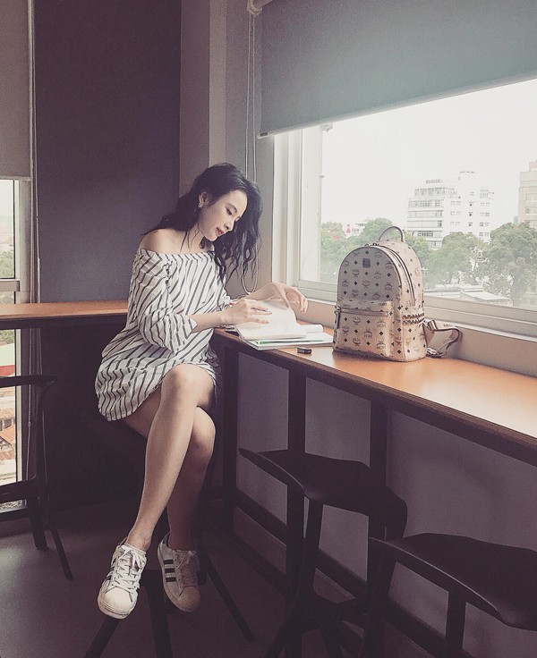 Công Vinh khoe ảnh con gái đã lớn; Đặng Thu Thảo khoe ảnh tự sướng - Ảnh 16. Công Vinh khoe ảnh con gái đã lớn; Đặng Thu Thảo khoe ảnh tự sướng - Ảnh 16.