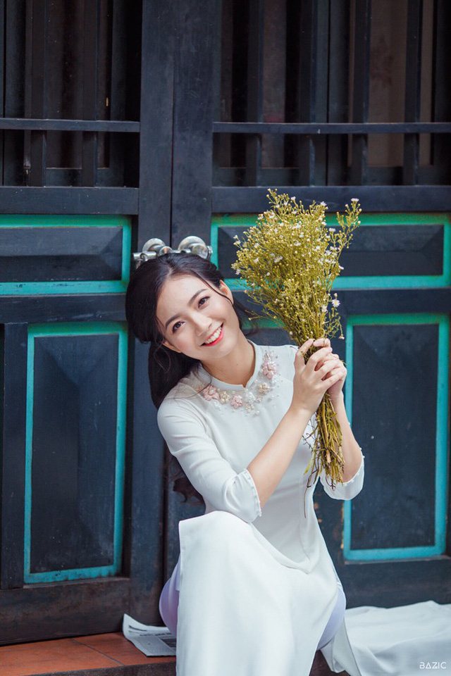 Chỉ mỉm cười, cô giáo dạy Toán cũng khiến bao người ngẩn ngơ - Ảnh 6. Chỉ mỉm cười, cô giáo dạy Toán cũng khiến bao người ngẩn ngơ - Ảnh 6.