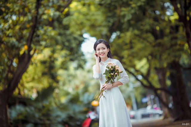 Chỉ mỉm cười, cô giáo dạy Toán cũng khiến bao người ngẩn ngơ - Ảnh 8. Chỉ mỉm cười, cô giáo dạy Toán cũng khiến bao người ngẩn ngơ - Ảnh 8.