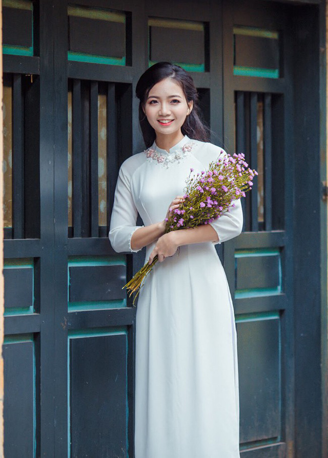 Chỉ mỉm cười, cô giáo dạy Toán cũng khiến bao người ngẩn ngơ - Ảnh 26. Chỉ mỉm cười, cô giáo dạy Toán cũng khiến bao người ngẩn ngơ - Ảnh 26.