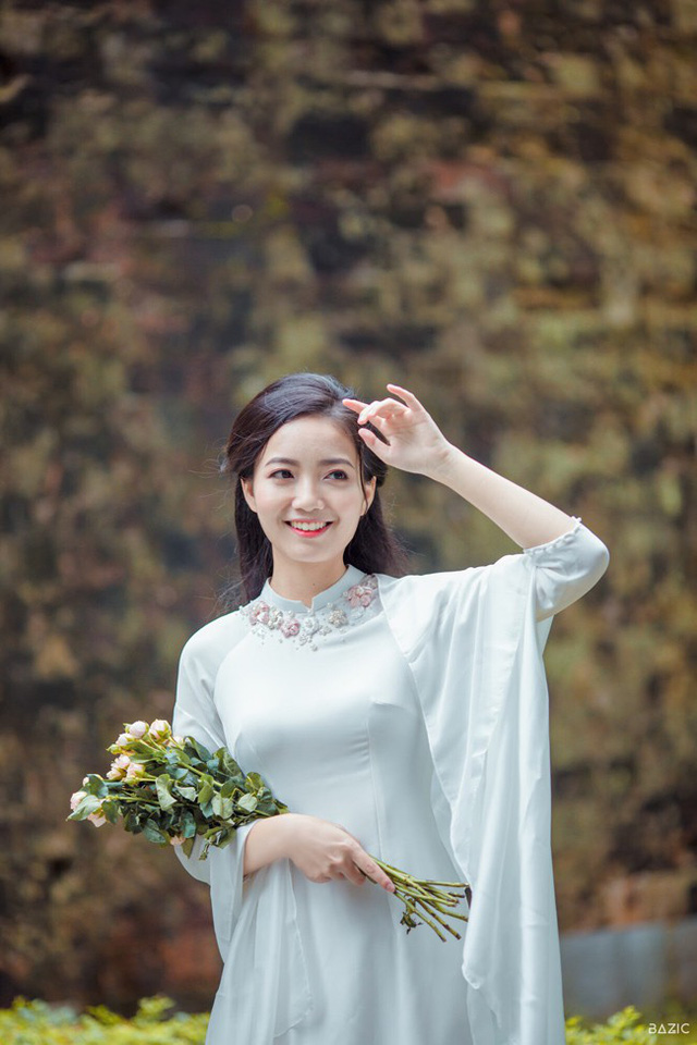 Chỉ mỉm cười, cô giáo dạy Toán cũng khiến bao người ngẩn ngơ - Ảnh 30. Chỉ mỉm cười, cô giáo dạy Toán cũng khiến bao người ngẩn ngơ - Ảnh 30.