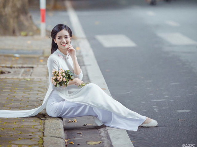 Chỉ mỉm cười, cô giáo dạy Toán cũng khiến bao người ngẩn ngơ - Ảnh 34. Chỉ mỉm cười, cô giáo dạy Toán cũng khiến bao người ngẩn ngơ - Ảnh 34.