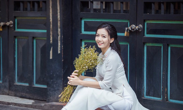 Chỉ mỉm cười, cô giáo dạy Toán cũng khiến bao người ngẩn ngơ - Ảnh 42. Chỉ mỉm cười, cô giáo dạy Toán cũng khiến bao người ngẩn ngơ - Ảnh 42.