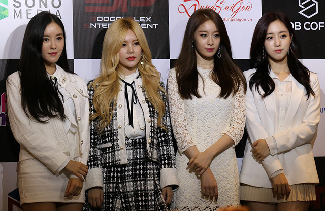 T-ara xinh đẹp, xuất hiện “chớp nhoáng” trước giờ diễn tại TPHCM - Ảnh 2. T-ara xinh đẹp, xuất hiện “chớp nhoáng” trước giờ diễn tại TPHCM - Ảnh 2.