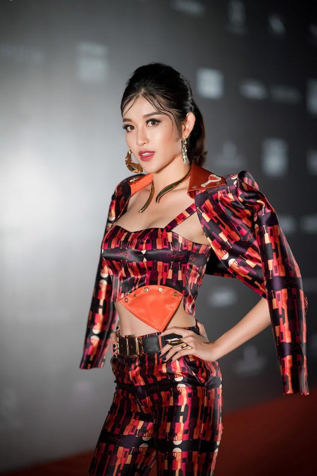 Khi Hoa hậu thanh minh Tôi không quá xấu!, Thu Minh luận bàn “hot girl đi hát” - Ảnh 18. Khi Hoa hậu thanh minh Tôi không quá xấu!, Thu Minh luận bàn “hot girl đi hát” - Ảnh 18.