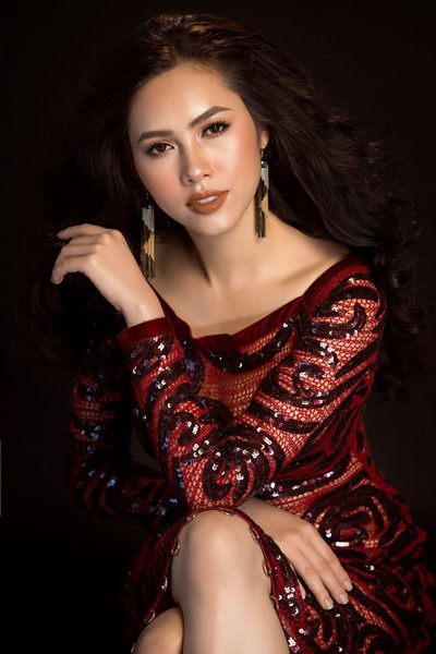 Á hậu Hoàng My xin lỗi vì phát ngôn về bão bị cho là “vô cảm” - Ảnh 4. Á hậu Hoàng My xin lỗi vì phát ngôn về bão bị cho là “vô cảm” - Ảnh 4.