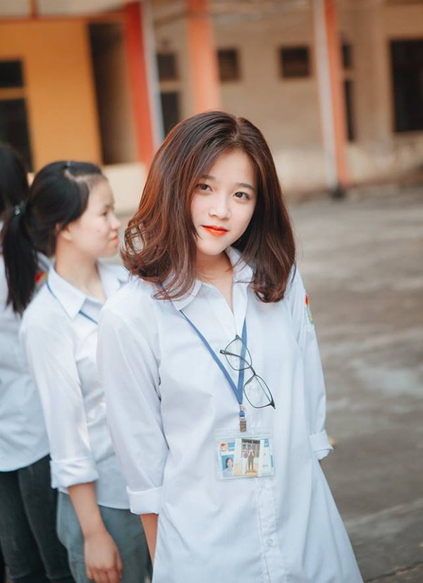 Nữ sinh 10x trường chuy&ecirc;n kh&oacute; xử v&igrave; qu&aacute; giống &ldquo;hot girl hạnh kiểm xấu&rdquo; - Ảnh 10.