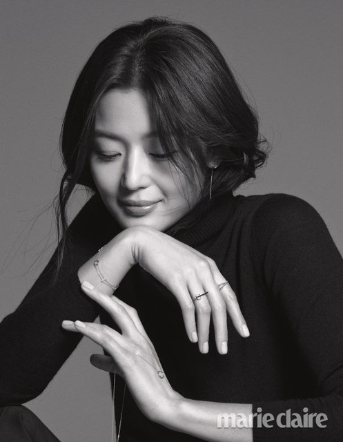 Jun Ji Hyun cực quyến rũ trong bộ ảnh mới - Ảnh 3.