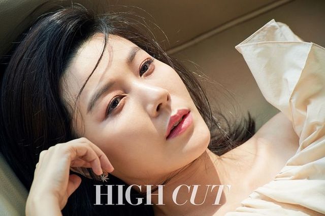 Kim Ha Neul bất ngờ xuất hiện sau khi kết hôn - Ảnh 3.