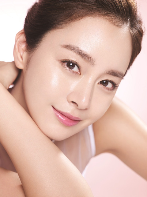 Kim Tae Hee đẹp không tì vết trong bộ ảnh mới - Ảnh 1.