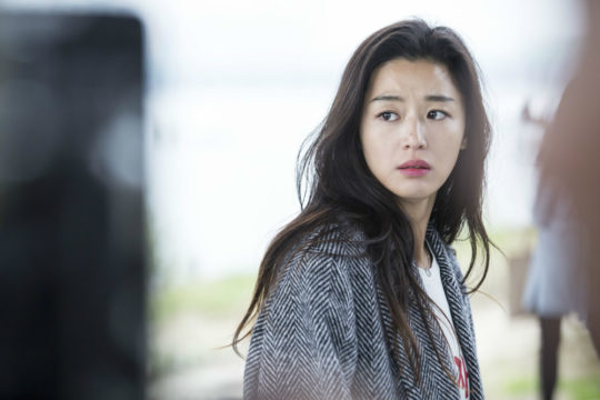 Jun Ji Hyun: Đóng vai nàng tiên cá là một thử thách lớn - Ảnh 8.