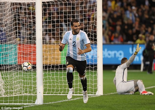 Giao hữu quốc tế: ĐT Brazil 0-1 ĐT Argentina: Màn ra mắt thành công của HLV Jorge Sampaoli - Ảnh 3.