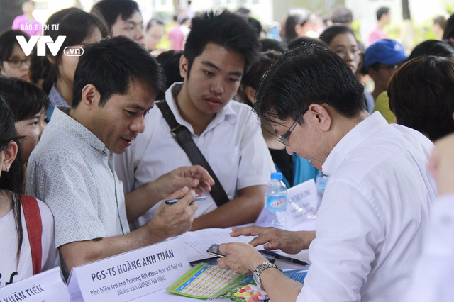 Trúng tuyển 3 trường, thí sinh có được chọn 1 trong 3 để học không? - Ảnh 1.