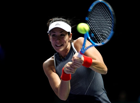 Vượt qua Muguruza, Venus giành quyền vào bán kết WTA Finals 2017 - Ảnh 1.